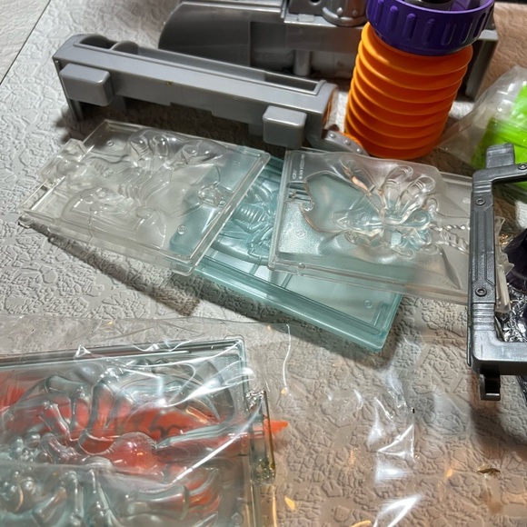 Creepy Crawlers Bug Maker Jakks Pacific 2011 toys r us exclusive dnw see list - Picture 4 of 10